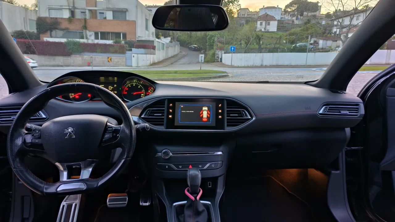 Peugeot 308 GT Line 1.6 eHdi 120 Cavalos Stand Cavaleiro