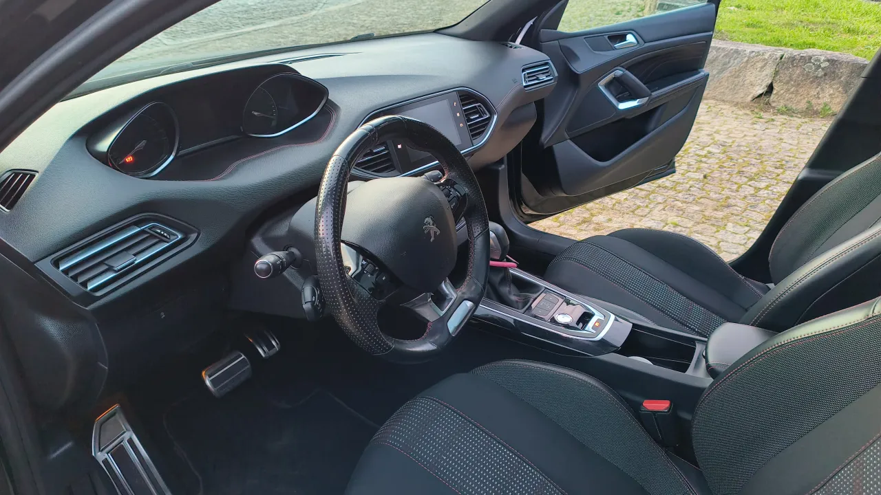 Peugeot 308 GT Line 1.6 eHdi 120 Cavalos Stand Cavaleiro