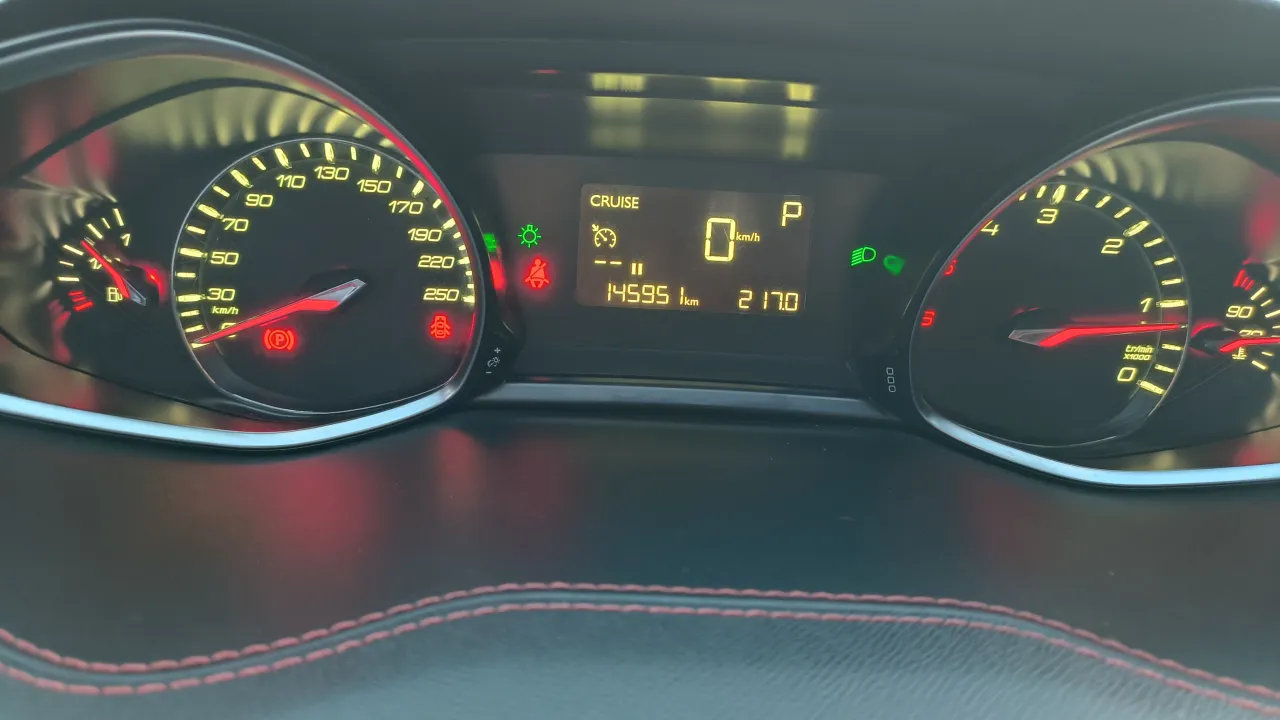 Peugeot 308 GT Line 1.6 eHdi 120 Cavalos Stand Cavaleiro