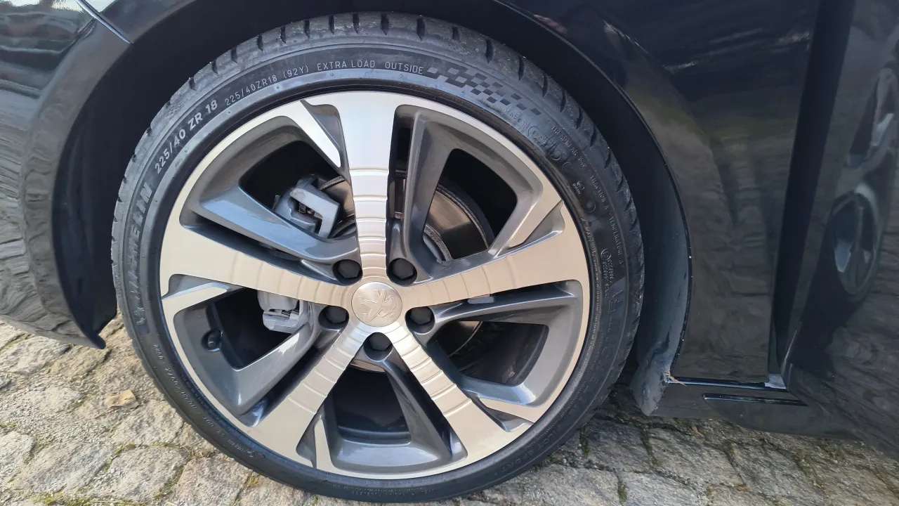 Peugeot 308 GT Line 1.6 eHdi 120 Cavalos Stand Cavaleiro