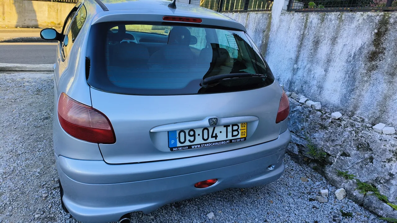 PEUGEOT 206 QUICKSILVER Stand Cavaleiro