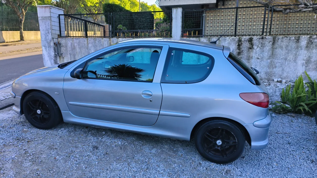 PEUGEOT 206 QUICKSILVER Stand Cavaleiro