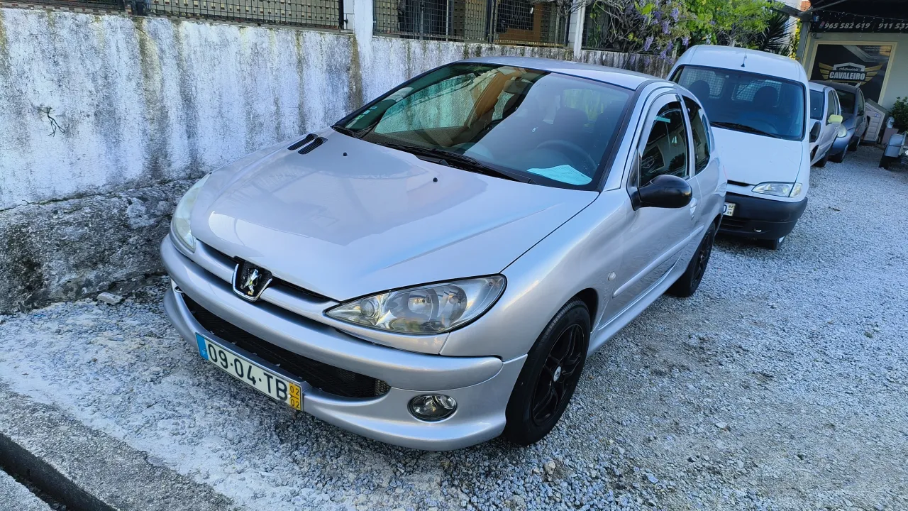 PEUGEOT 206 QUICKSILVER Stand Cavaleiro