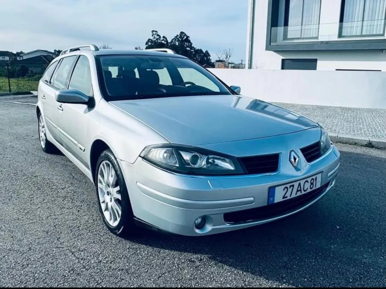 RENAULT LAGUNA Stand Cavaleiro