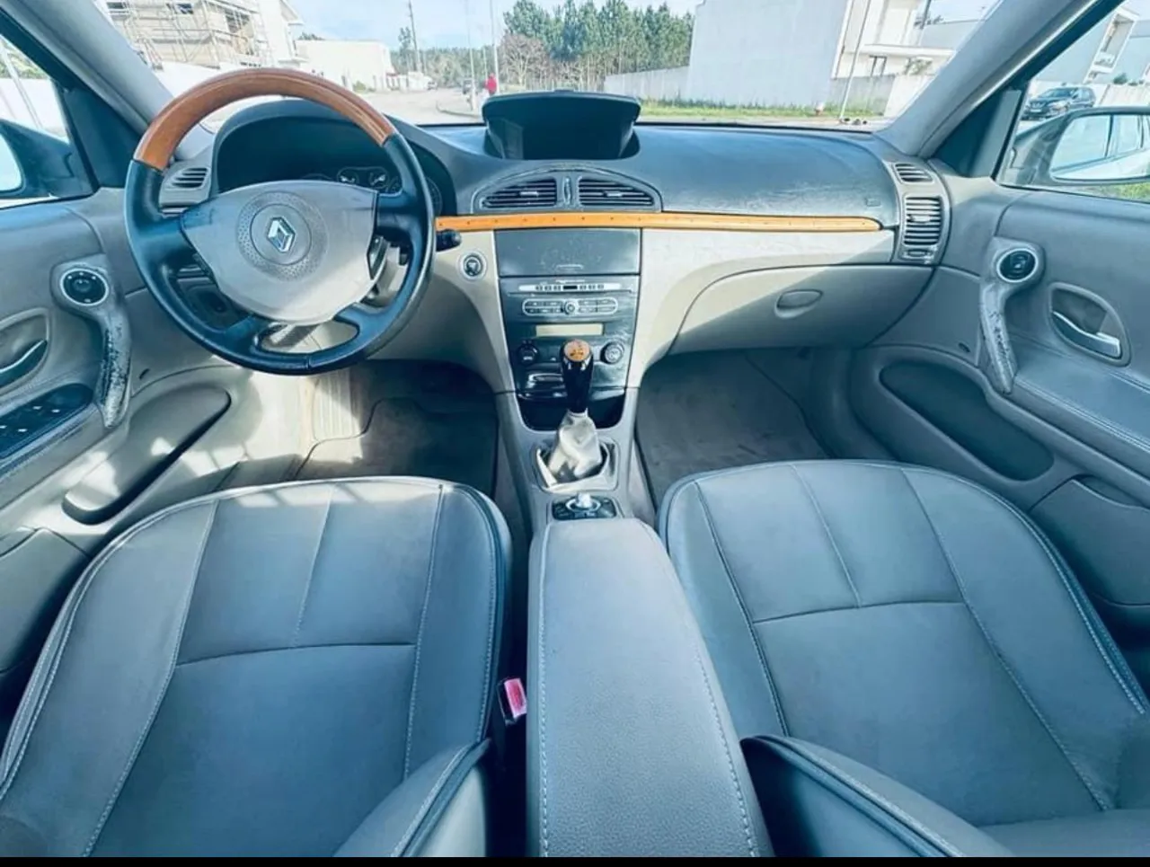 RENAULT LAGUNA Stand Cavaleiro