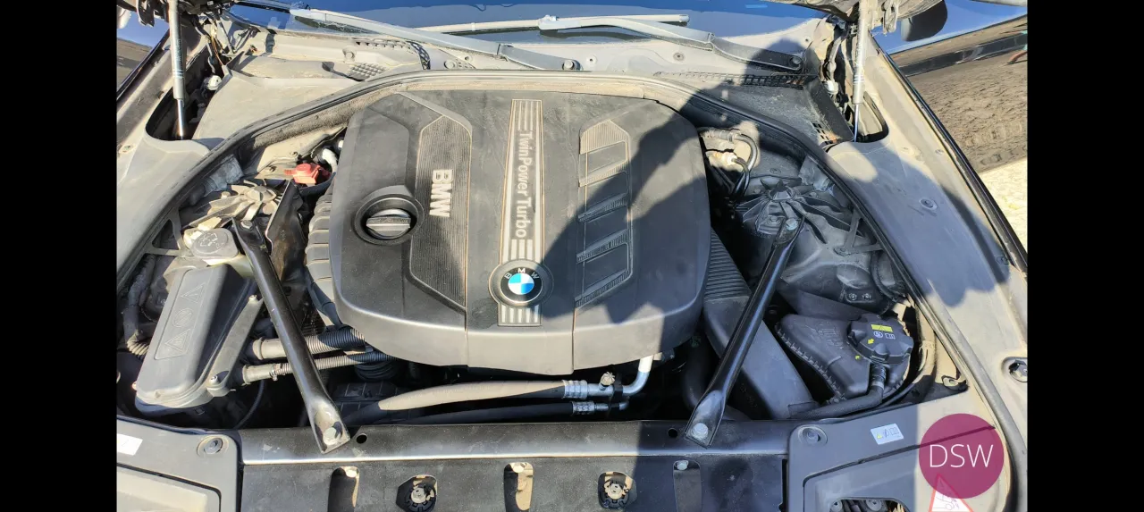 BMW 520D TOURING CAIXA MANUAL  184 CV Stand Cavaleiro