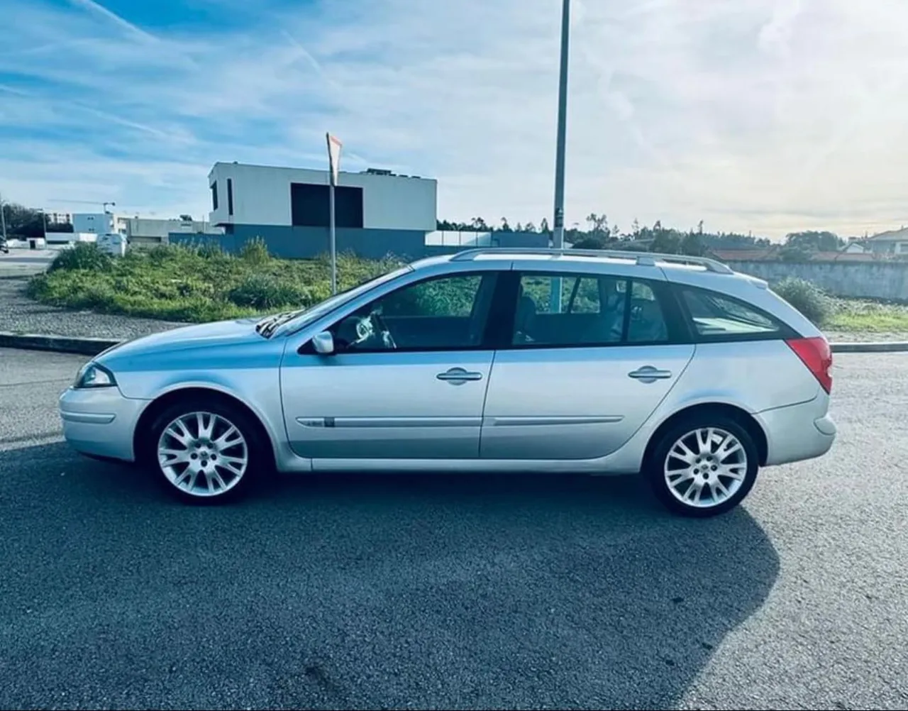 RENAULT LAGUNA Stand Cavaleiro